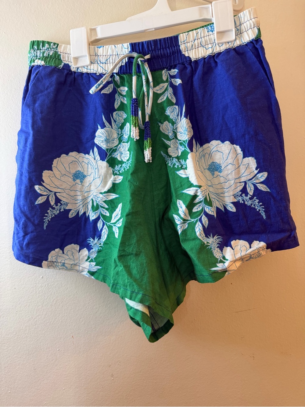FARM Rio Soft Garden Blue Floral Linen Blend Shorts NWT Size Small - Picture 2 of 11